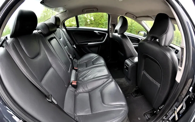 Volvo S60 cena 35900 przebieg: 240000, rok produkcji 2011 z Ujście małe 436